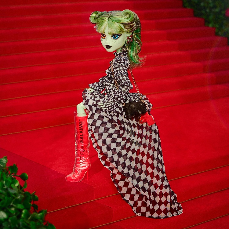 Off-White c/o Monster High Harmonie Ghoul Doll