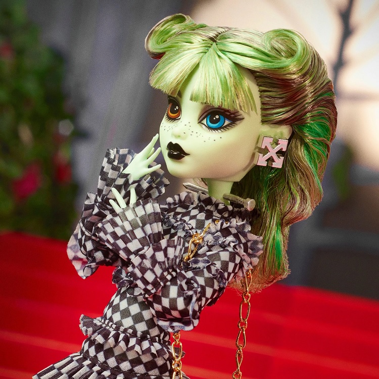 Off-White c/o Monster High Harmonie Ghoul Doll